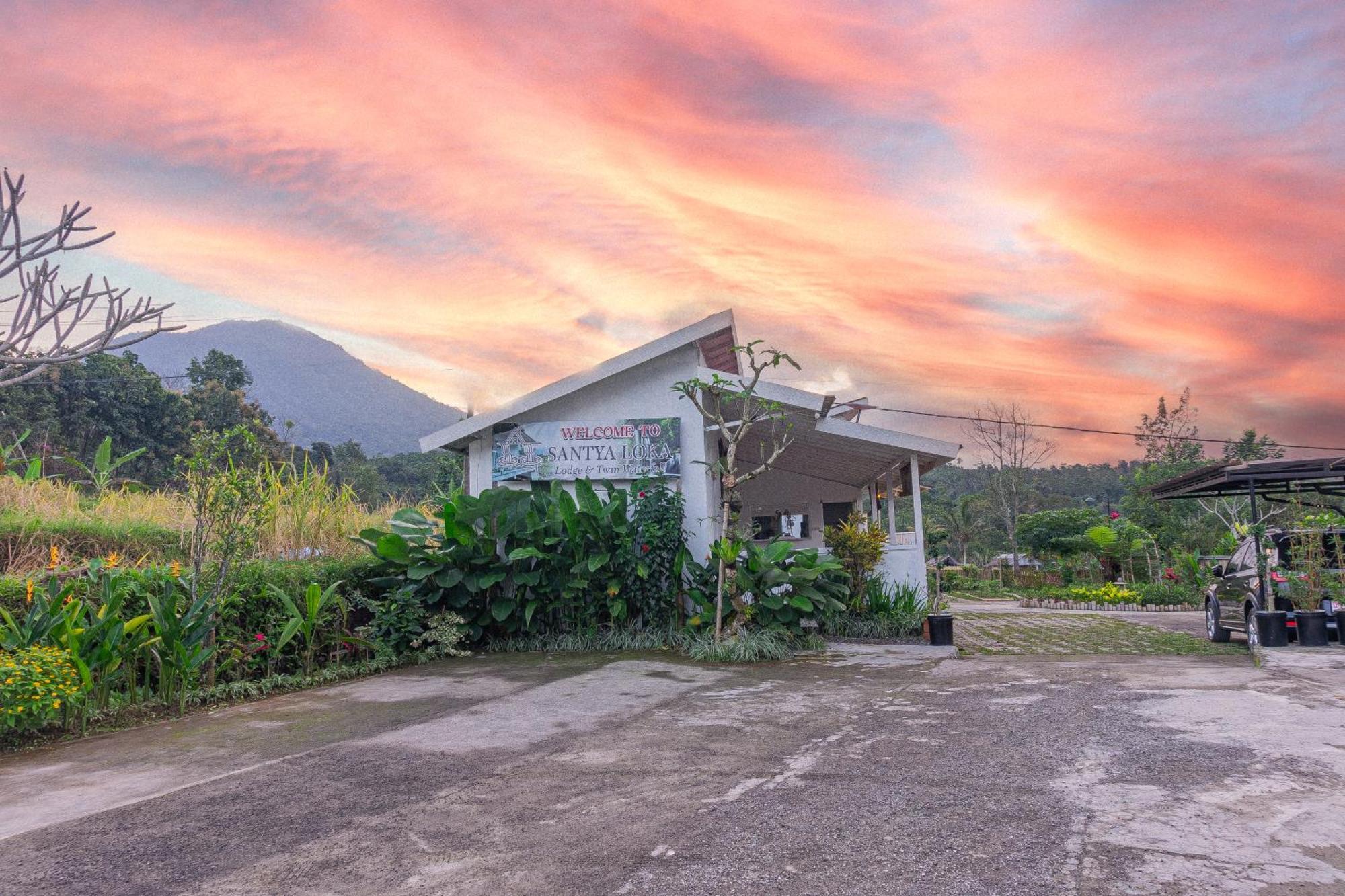 Santya Loka Lodge & Twin Waterfall Jatiluwih Dış mekan fotoğraf